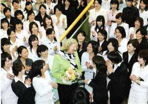 Henderson accepts an honorary doctorate from Soka Womens College, Tokyo, in November 2005.